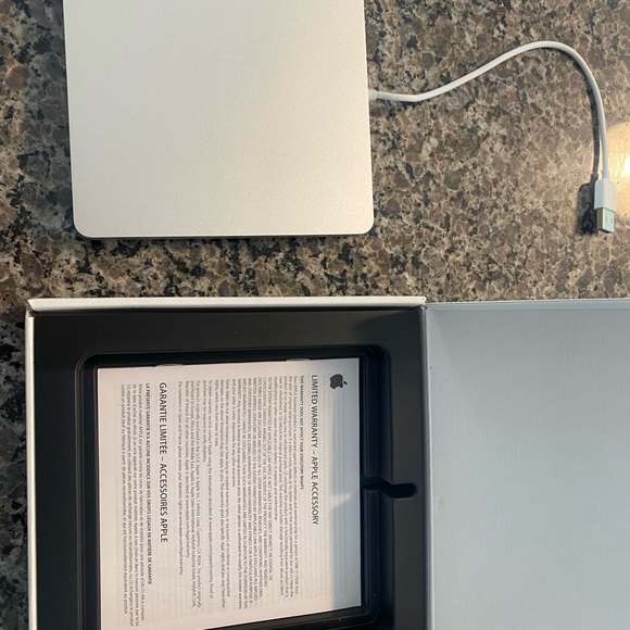 MacBook Air SuperDrive - Picture 3 of 3